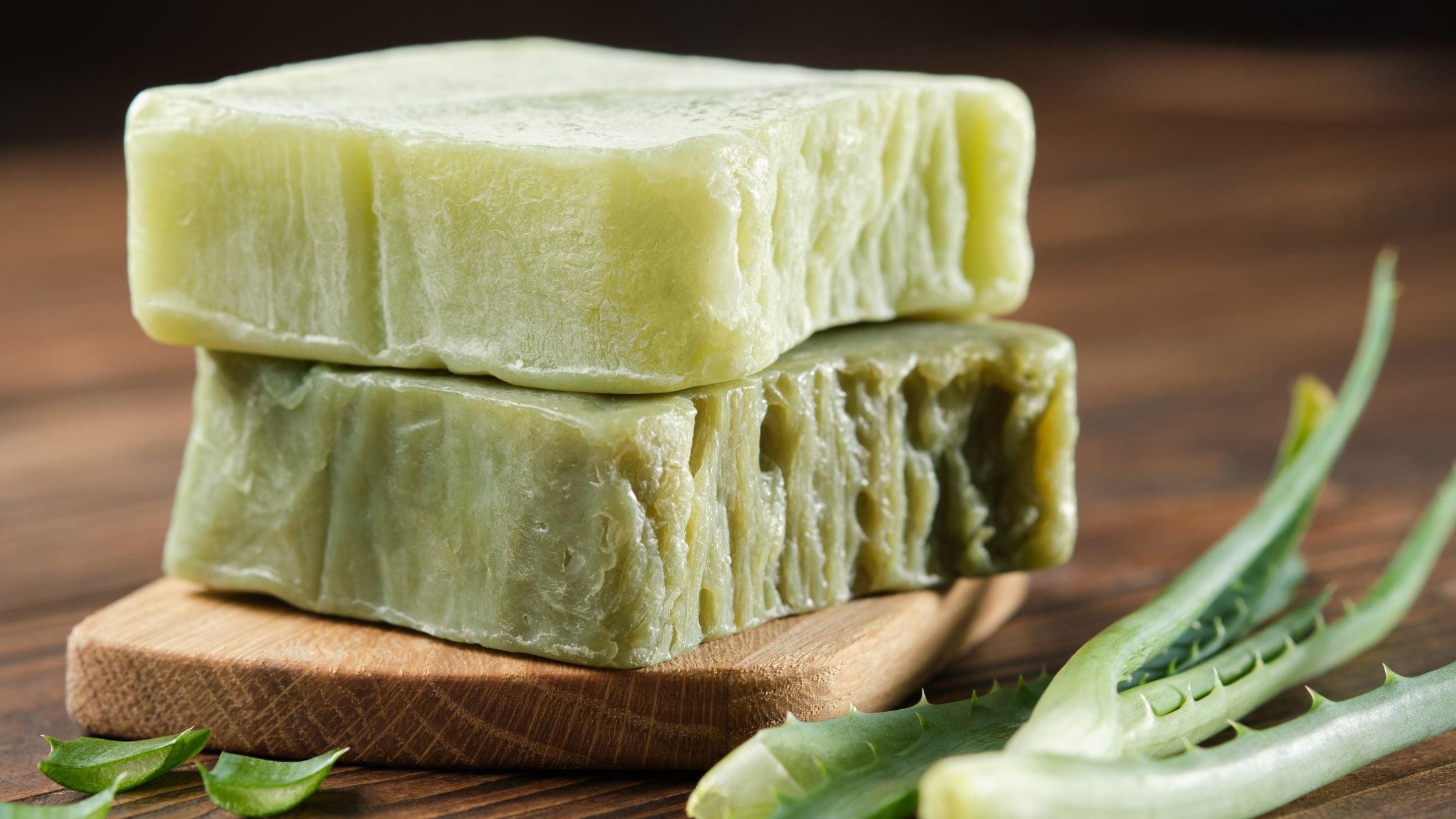 Top Natural Ingredients for the Best Homemade Shampoo for Healthy Hair